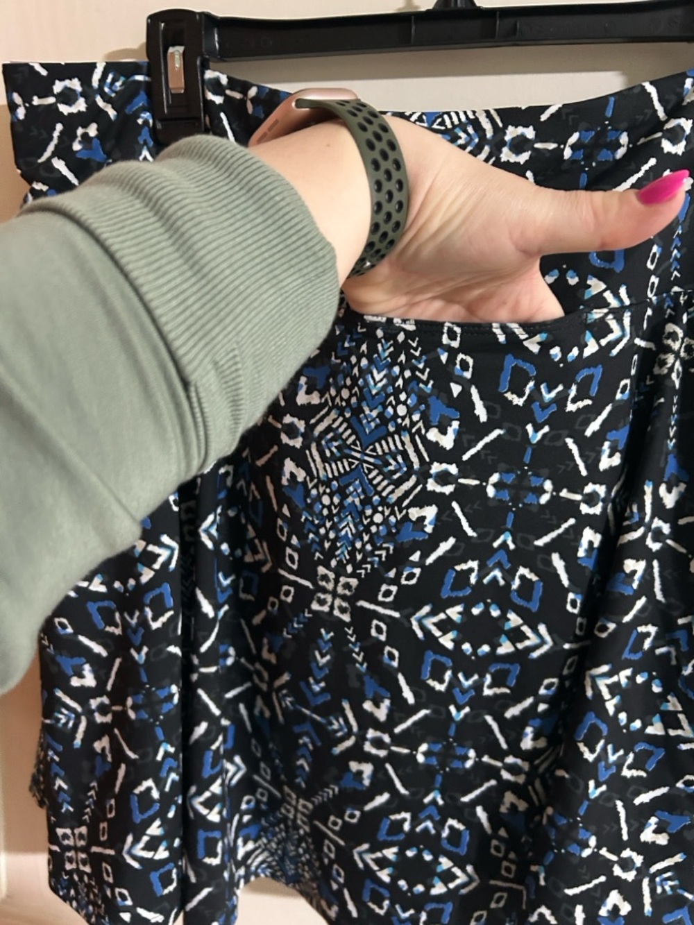 CALIA by Carrie Underwood Black, Blue & White Patterned Skort- XXL - Picture 5 of 8